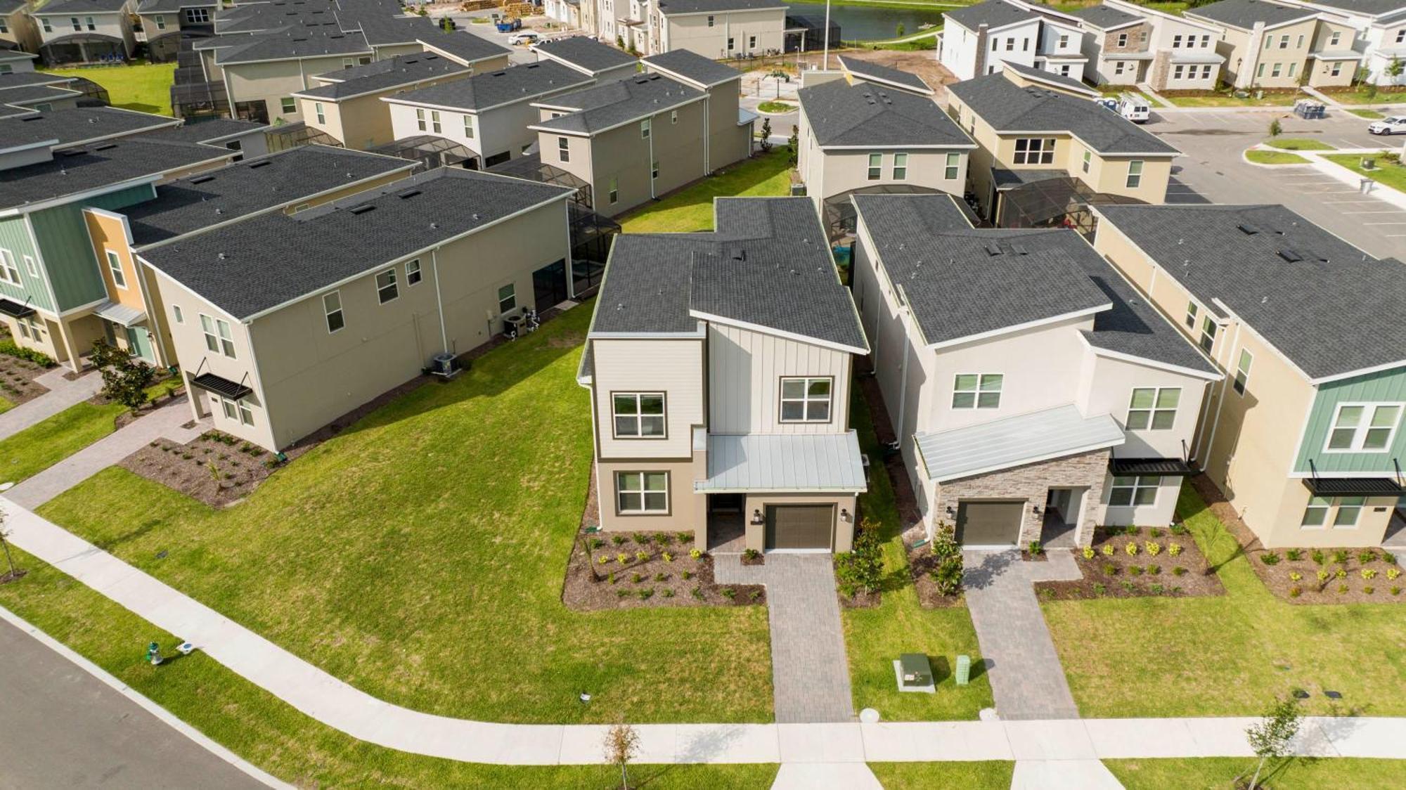 Stunning Family Friendly 5 Bd W/ Pool Close To @ Storey 4242 * Kissimmee