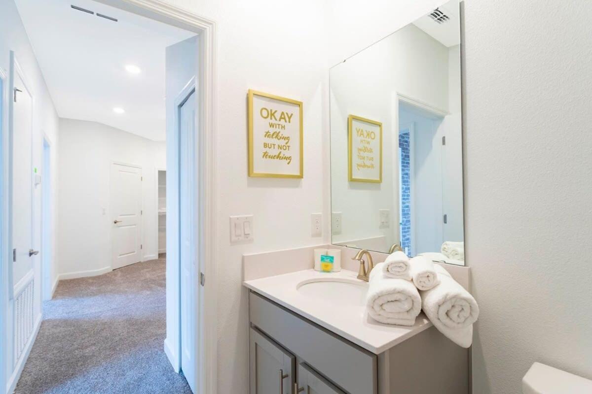 Stunning Family Friendly 5 Bd W/ Pool Close To @ Storey 4242 * Kissimmee