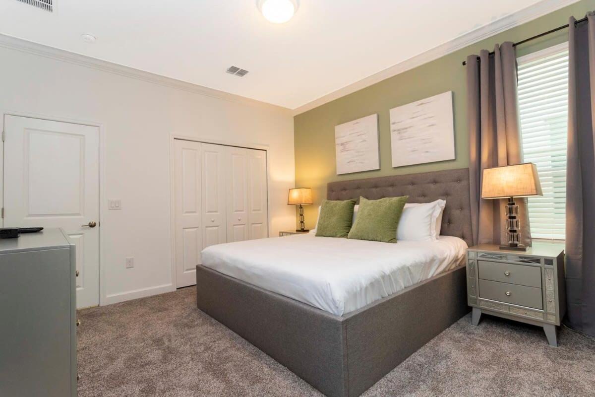 Holiday home Stunning Family Friendly 5 Bd W/ Pool Close To @ Storey 4242
