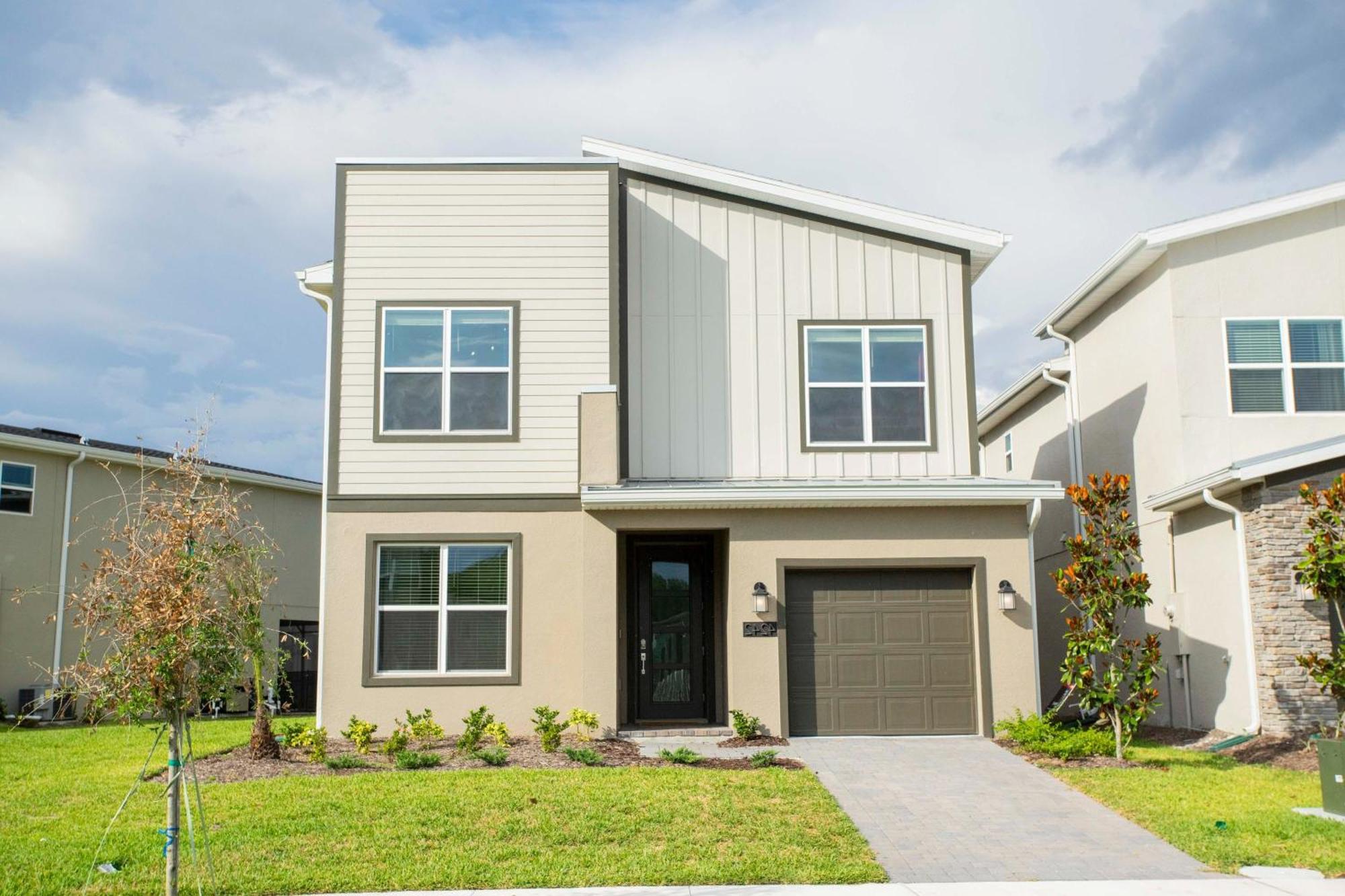 Stunning Family Friendly 5 Bd W/ Pool Close To @ Storey 4242